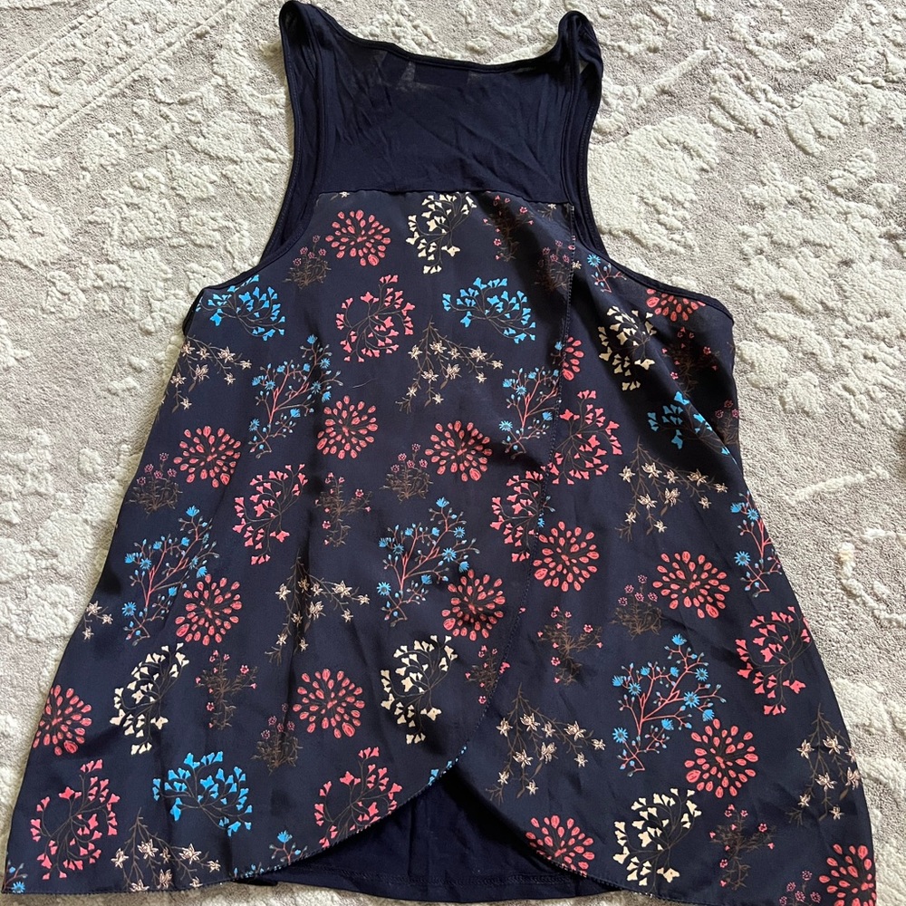 Hinge top